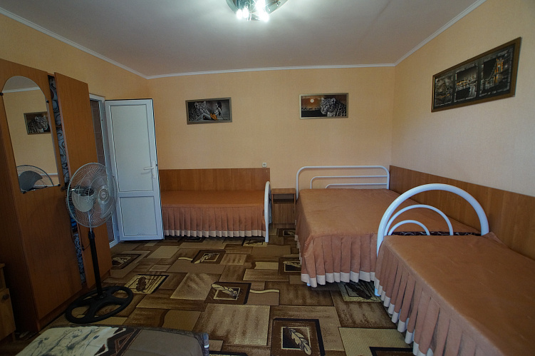 Пятиместный номер (балкон)